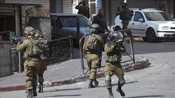 الصحة الفلسطينية: استشهاد شاب برصاص قوات الاحتلال وإصابات واعتقالات خلال اقتحام مخيم قلنديا 