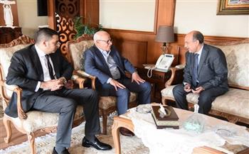 محافظ بورسعيد يستقبل وفدا من وزارة التخطيط وبنك الاستثمار القومي