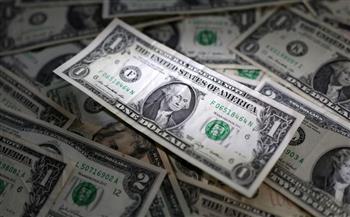 الدولار يتعافى بدعم من مسح إيجابي عن أنشطة الأعمال الأمريكية