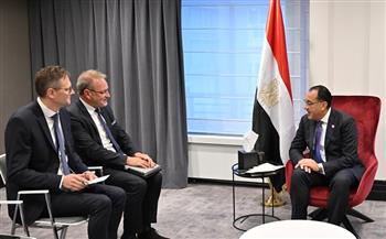 رئيس الوزراء: مهتمون بتوطين صناعة مكونات المحللات الكهربائية في مصر