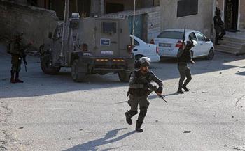إصابة شاب فلسطيني بالرصاص الحي خلال مواجهات مع قوات الاحتلال في مدينة البيرة بالضفة الغربية
