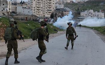 إصابات برصاص الاحتلال إثر مواجهات بالضفة الغربية واعتقال 94 فلسطينيا