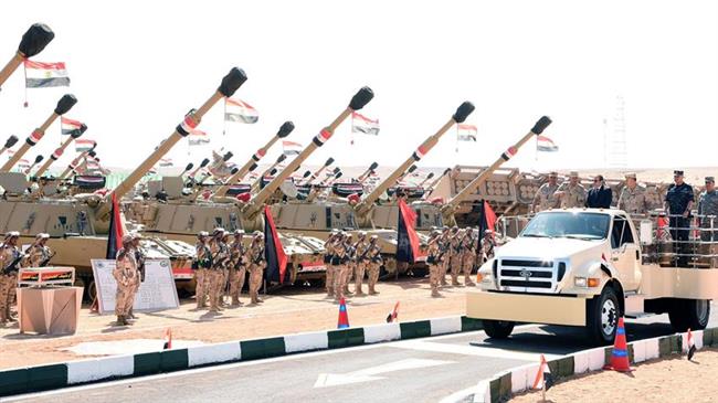 نشاط الرئيس السيسي في أسبوع.. قمة القاهرة للسلام 2023 وتفقد الفرقة الرابعة المدرعة الأبرز