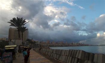 أمطار خفيفة على الإسكندرية واستمرار حركة الملاحة بالميناء 