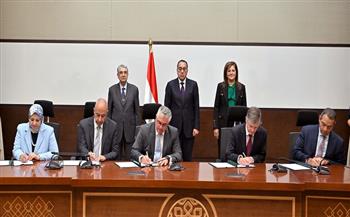 رئيس الوزراء يشهد مراسم توقيع اتفاقية لإنتاج الوقود الأخضر بالعين السخنة