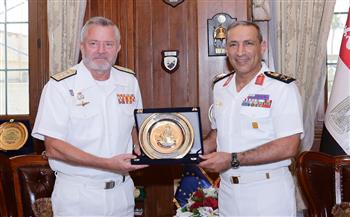 قائد القوات البحرية يلتقى قائد العملية البحرية الأوروبية «أطلانطا»