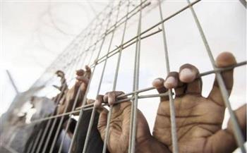 50 أسيرا فلسطينيا يبدأون إضرابًا مفتوحًا عن الطعام في سجون الاحتلال