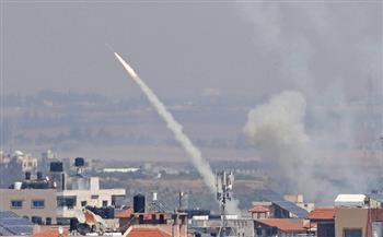 عشرات الصواريخ تنطلق من غزة تجاه البلدات الإسرائيلية 