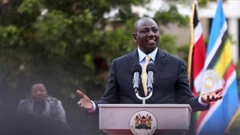 رئيس كينيا يعتزم طلب قرض بمليار دولار من الصين