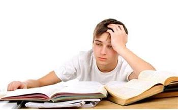 للوالدين.. 4 نصائح للتعامل مع اكتئاب أبنائكم أثناء الدراسة
