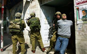 الاحتلال الإسرائيلى يعتقل 19 ناشطًا من حماس في الضفة الغربية 