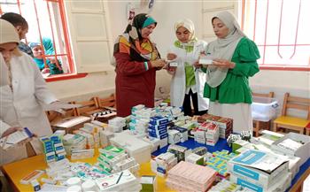قافلة جامعة المنيا الطبية التنموية تقدم خدماتها لقرية «إبوان»