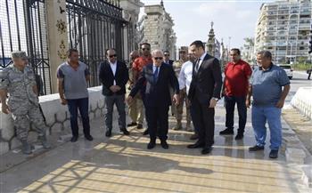محافظ بورسعيد يتفقد أعمال تطوير ممشى «ديليسبس السياحي»  