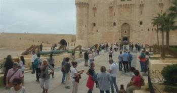قلعة قايتباي بالإسكندرية تستقبل أكثر من 35 فوجا سياحيا من مختلف الجنسيات