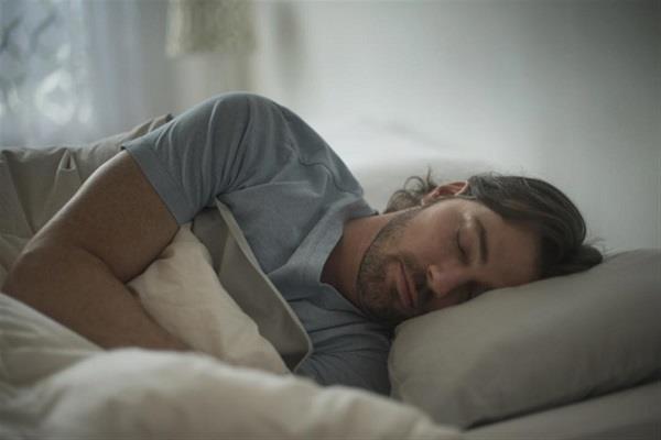 دراسة حديثة: تحسين النوم العميق قد يمنع الخرف