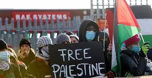 متضامنون مع فلسطين يغلقون مقر أكبر مورد للسلاح نوب شرق إنجلترا