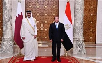 خبير سياسات دولية يكشف كواليس لقاء الرئيس السيسي مع أمير قطر