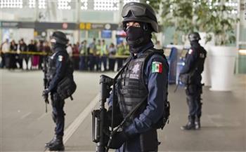 الشرطة المكسيكية تحبط محاولة تهريب 123 مهاجراً إلى الولايات المتحدة
