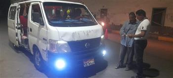 حملات مسائية لمتابعة خطوط سير سيارات الأجرة في القصير بالبحر الأحمر