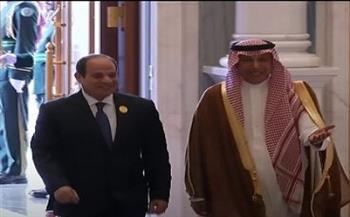 بالفيديو| الرئيس السيسي يصل مقر انعقاد القمة العربية الإسلامية بالرياض 