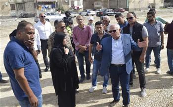 محافظ بورسعيد يتفقد أعمال تطوير شارع الحراسات بحي الزهور 