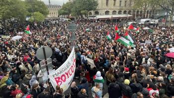 17 ألف شخص يشاركون في مسيرات حاشدة بباريس للمطالبة بوقف إطلاق النار في غزة 