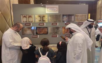 إقبال كبير على جناح «البحوث الإسلامية» بمعرض: «في صحف مكرمة» بالكويت
