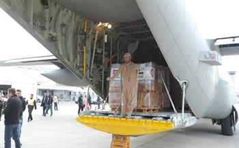 وصول طائرة مساعدات إماراتية إلى مطار العريش تمهيدًا لنقلها إلى غزة