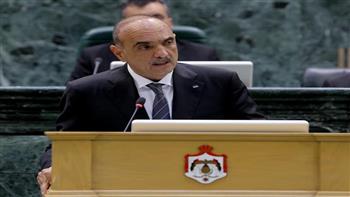 رئيس وزراء الأردن: لا يوجد خط فاصل بين الموقف الرسمي والشعبي تجاه جرائم الاحتلال