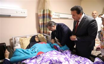 وزير الصحة ونظيره التركي يتفقدان الجرحى والأطفال الفلسطينيين بالمستشفيات المصرية