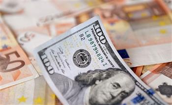 الخارجية الروسية: الدولار يفقد مكانته العالمية تدريجيا