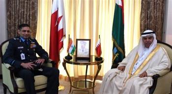 وزير الدفاع البحرينى يستقبل القائد القوات الجوية الغربية بالهند