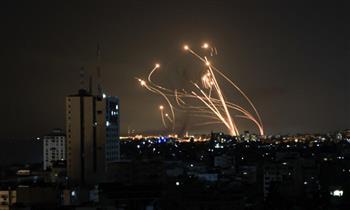 كتائب القسام تنشر لقطات لإطلاقها رشقات صاروخية تجاه تل أبيب