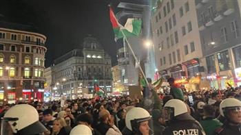 مسيرة حاشدة في فيينا تنديدًا بالهجمات الإسرائيلية على مدارس ومستشفيات غزة