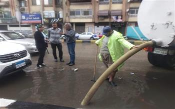 محافظ بورسعيد: انتشار الأطقم الفنية و فرق الأحياء الميدانية للتعامل مع ٱثار مياه الأمطار بالشوارع