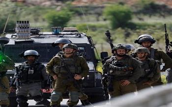 الاحتلال الإسرائيلي يعتقل أربعة مواطنين من رام الله بينهم صحفي 