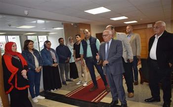 محافظ بورسعيد يتفقد مجلس مدينة بورفؤاد ويوجه بسرعة الانتهاء من مركز التراخيص الجديد  