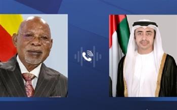 وزير الخارجية الإماراتي يبحث هاتفيًّا مع نظيره الأوغندي العلاقات الثنائية
