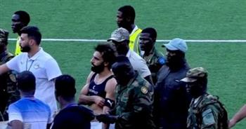 صلاح يغادر ملعب مباراة مصر وسيراليون وسط حراسة أمنية مشددة