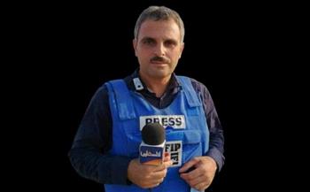 استشهاد محمد أبو حطب مراسل تلفزيون فلسطين و11 من عائلته في قصف إسرائيلي غادر