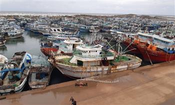 لليوم الثاني.. توقف حركة الملاحة والصيد بميناء البرلس لسوء الأحوال الجوية