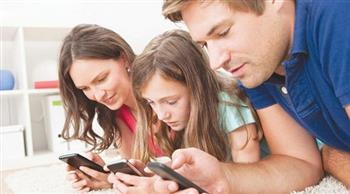 دراسة تكشف تأثير استخدام الوالدين للتكنولوجيا علي صحة المراهقين العقلية 