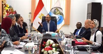 نائب وزير الإسكان ومحافظ الأقصر يتابعان أعمال برنامج الصرف الصحي بصعيد مصر