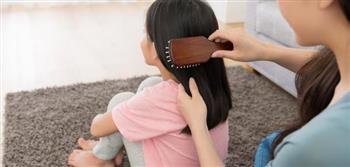كيف تجنبين أطفالك الإصابة بقمل الشعر؟