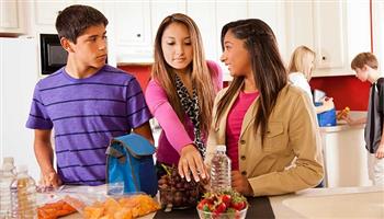 7 عادات غذائية خاطئة تؤثر علي صحة المراهقين.. أبرزها إهمال وجبة الإفطار