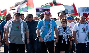 الرئيس الكوبي يقود مسيرة مؤيدة لفلسطين