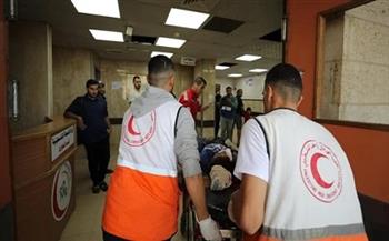 نقل أسير فلسطينى إلى مجمع رام الله الطبي بعد اعتداء الاحتلال عليه