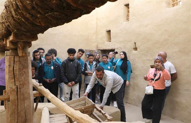 جولة تثقيفية لشباب «أهل مصر» بمدينة القصر الإسلامية الأثرية في الوادي الجديد