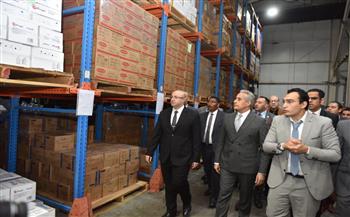 وزير العمل يزور مصنعاً لإنتاج الخميرة في بني سويف باستثمارات 300 مليون دولار