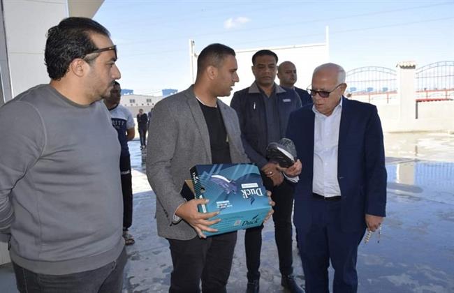محافظ بورسعيد يتفقد مصنع «داك» لإنتاج الأحذية ويوجه بإنهاء الأعمال الإنشائية